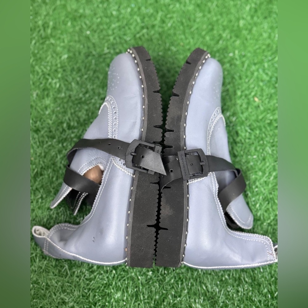 Stylish Gray Women's Shoes With Vibram Soles Size 7.5
